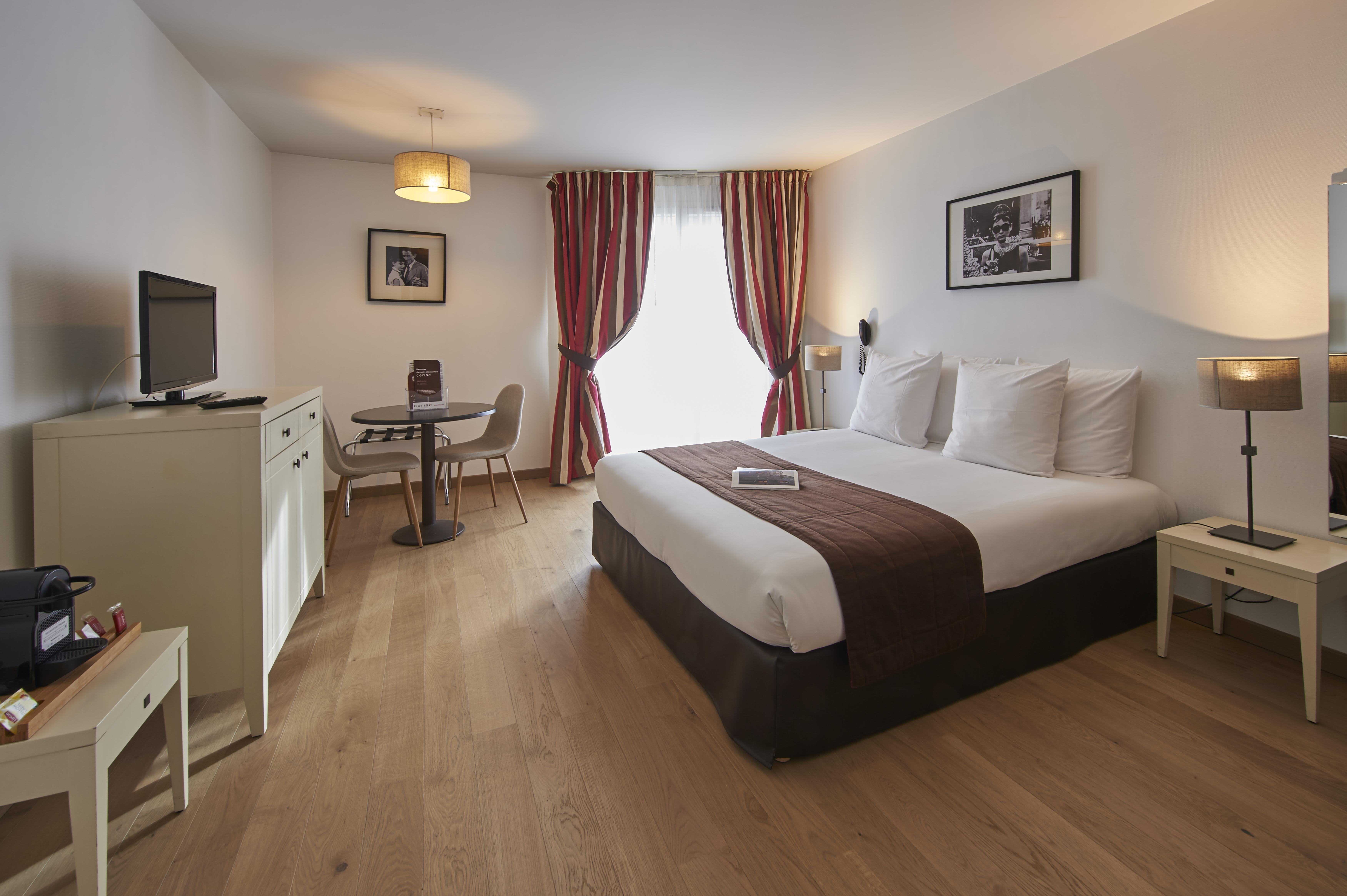 Hotel Cerise Chatou Eksteriør bilde