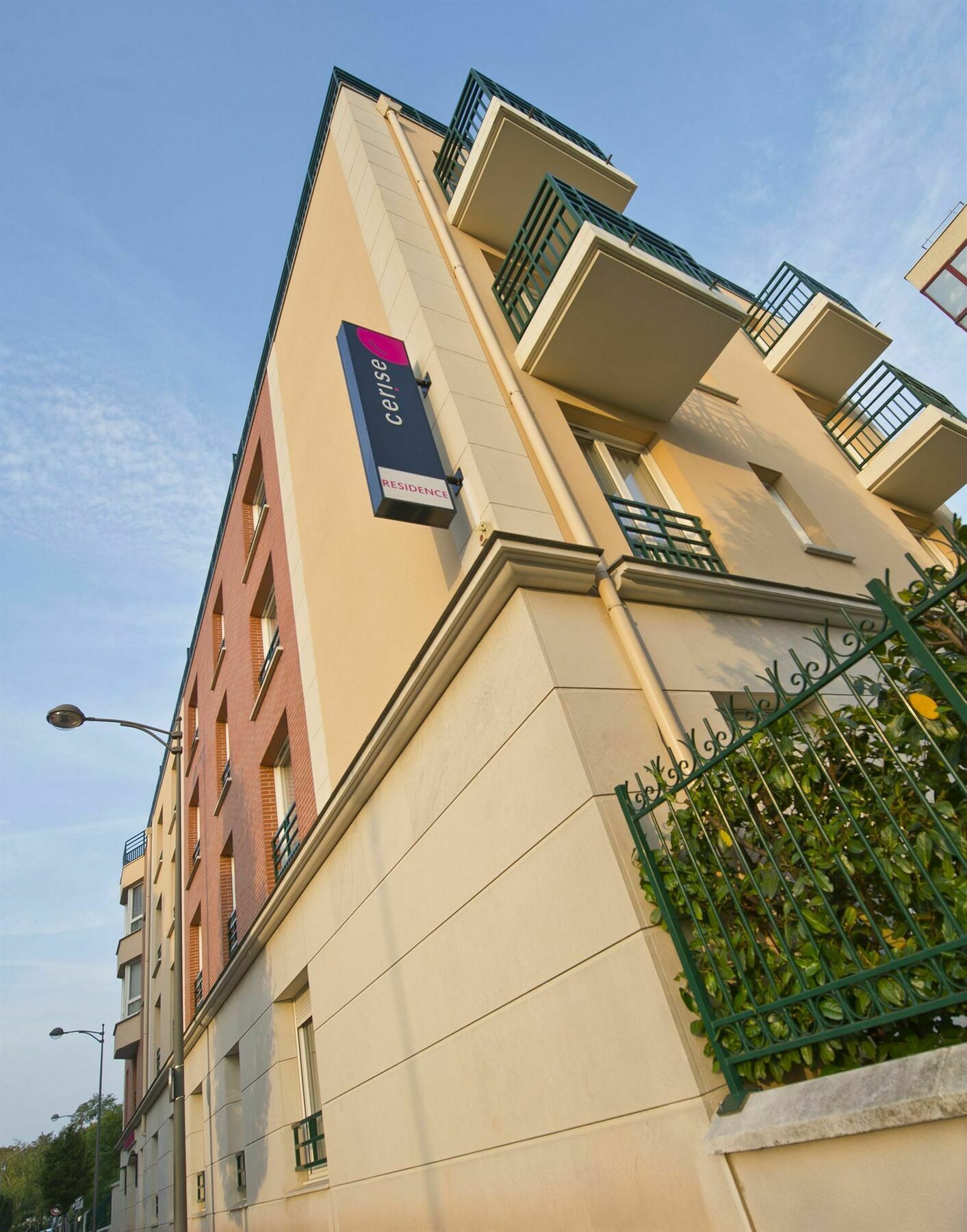 Hotel Cerise Chatou Eksteriør bilde