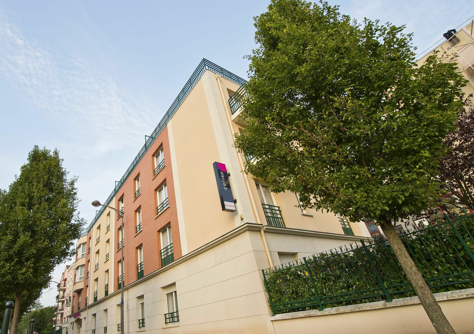 Hotel Cerise Chatou Eksteriør bilde