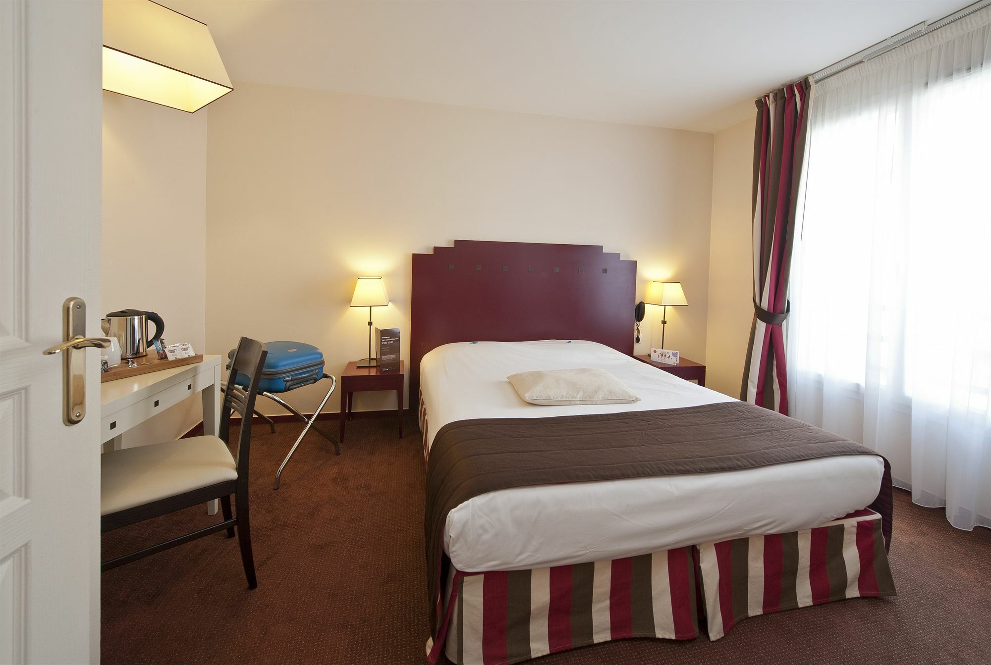 Hotel Cerise Chatou Eksteriør bilde