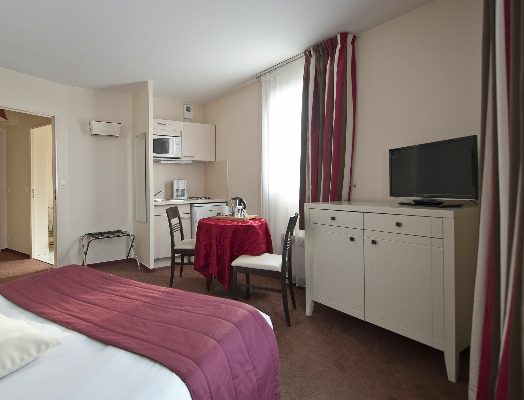 Hotel Cerise Chatou Eksteriør bilde